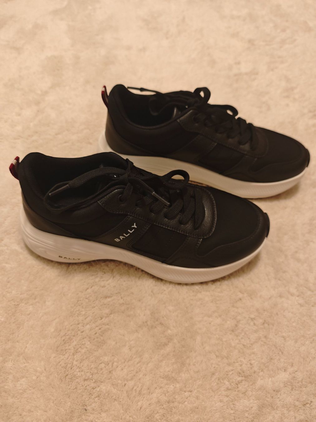 Bally Scarpe da donna: Bally Sneaker schwarz Damen Grösse 40 - Neu – Nuovo (secondo la descrizione) da Gunzgen venduto da 0Aurin0