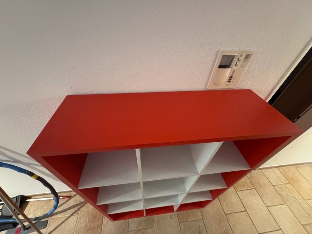 Regale: Rotes Kallax Regal mit 12 Fächern – Gebraucht aus Wallisellen von SirKingKong87 3