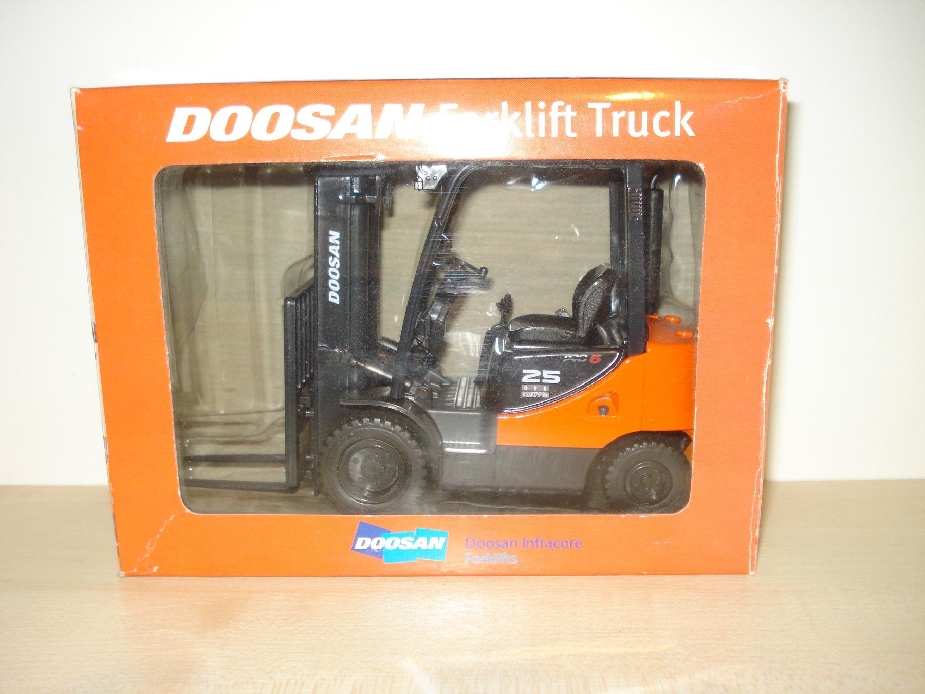 Modellbausätze & Standmodelle: DOOSAN 25 Pro-5 Gabelstapler – Neu und originalverpackt aus Mitlödi von worker04