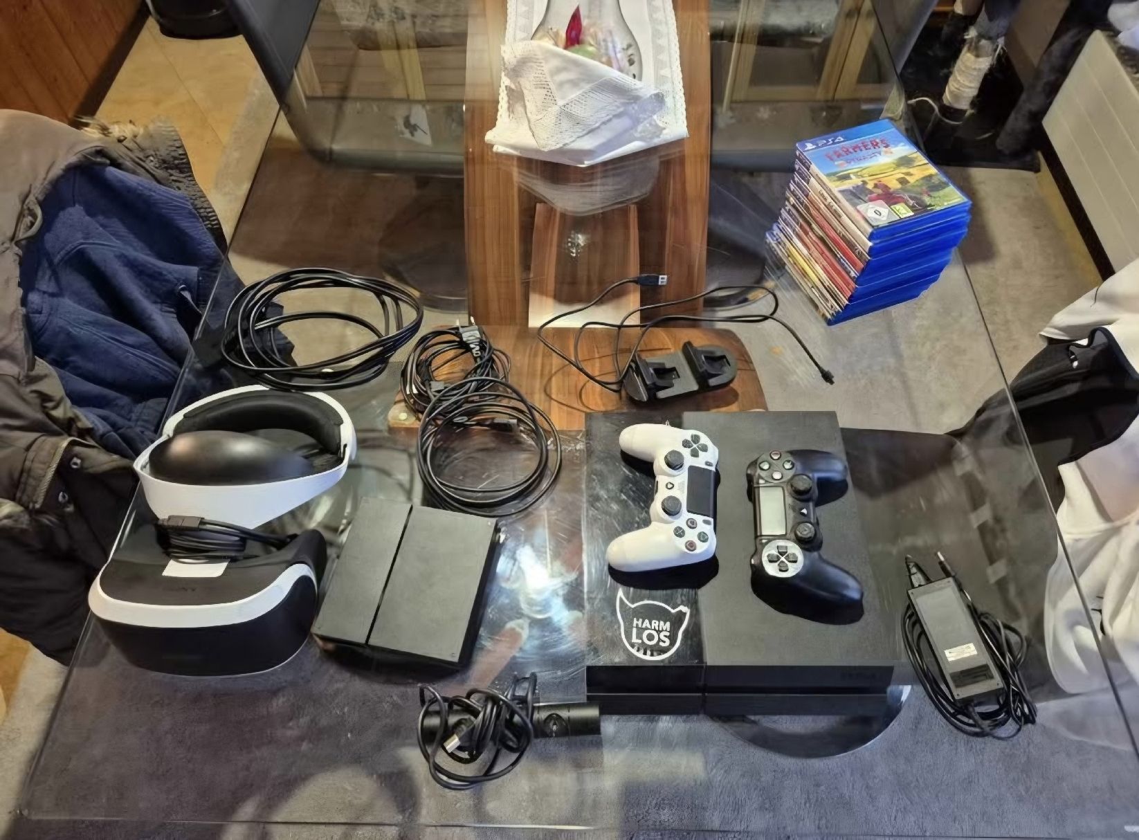 Sony Console: ps4 mit vr brille und Games – Usato da Giswil venduto da Paulo.soares05