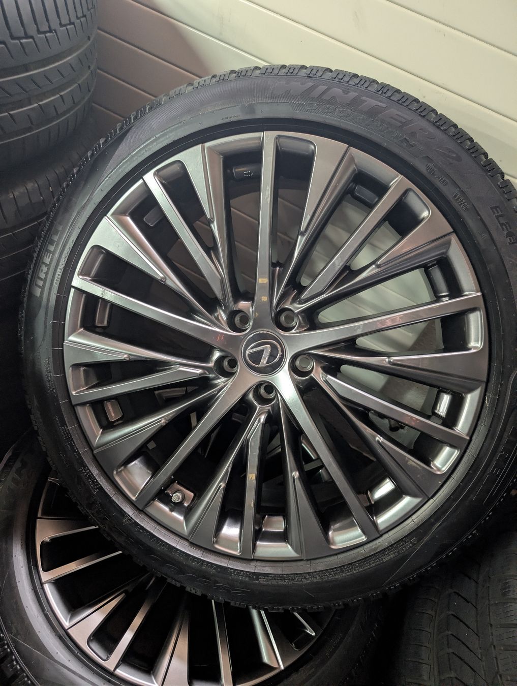 Felgen: Lexus Felgen – Neu und originalverpackt aus Dürrenäsch von Pneu-Idris 1