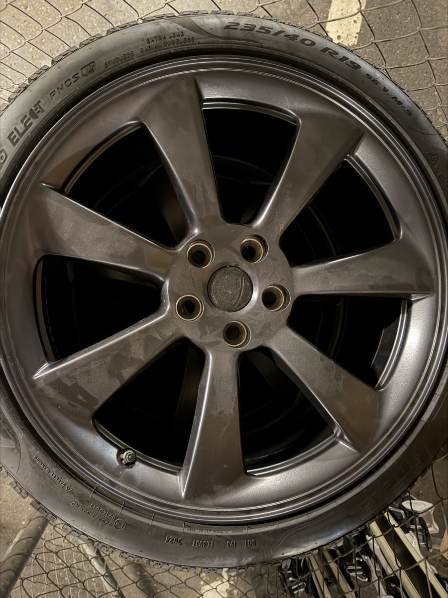 Pneumatici & Ruote complete: Tesla Model 3 Performance Winterräder – Usato da Cham venduto da Humbeliniho 1