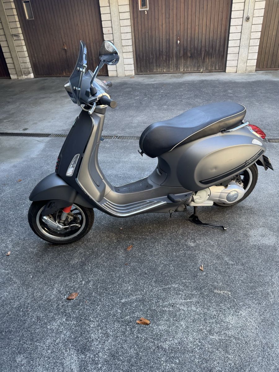 Scooters: Vespa – D'occasion à Steffisburg par mer_jv9f
