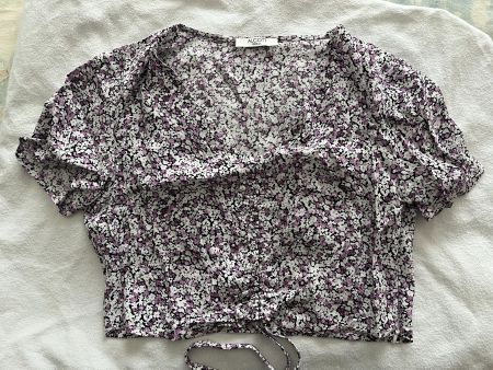 Damen / Jugend kurz T-Shirt Grösse S, Farbe weiss / violett