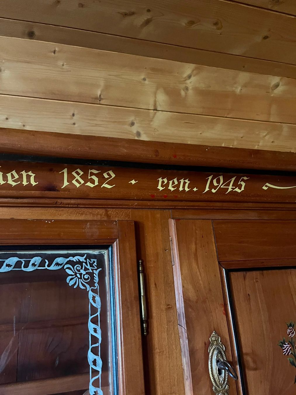 Armoires: Schweizer Buffetschrank aus Bauernhaus – D'occasion à Hägendorf par phi_6sbl 6
