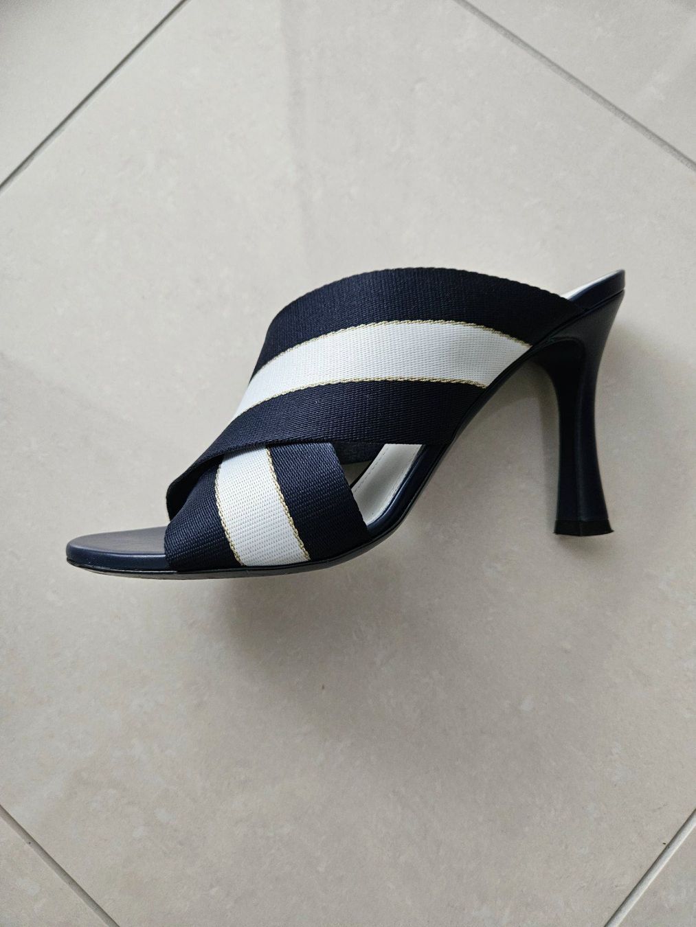 Navyboot Damenschuhe: Sandlatte von Navyboot – Gebraucht aus Thalwil von bri_667j 3