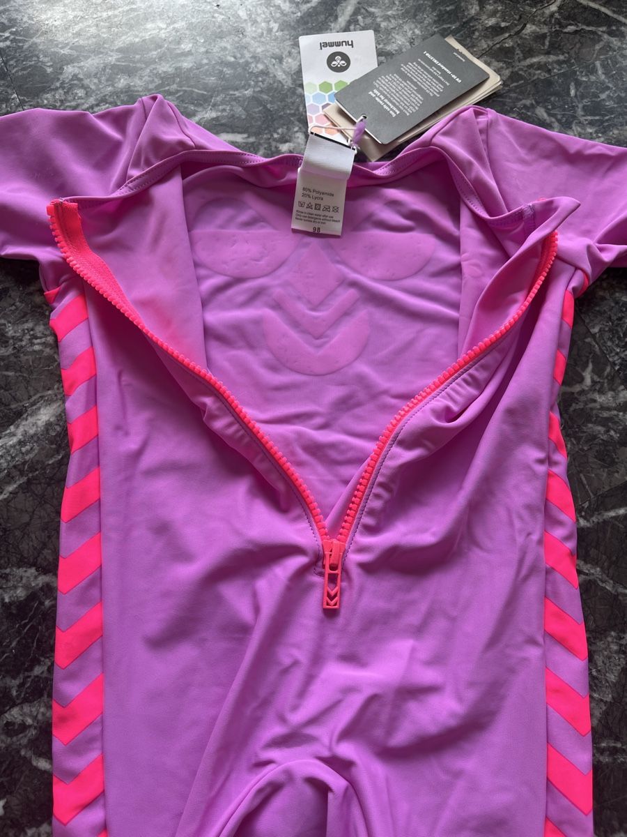 Costumi da bagno & Bikini: NEU Gr. 92, 98 Hummel Badeanzug pink – Nuovo e nell'imballaggio originale da Lachen SZ venduto da edi_ty2n 2