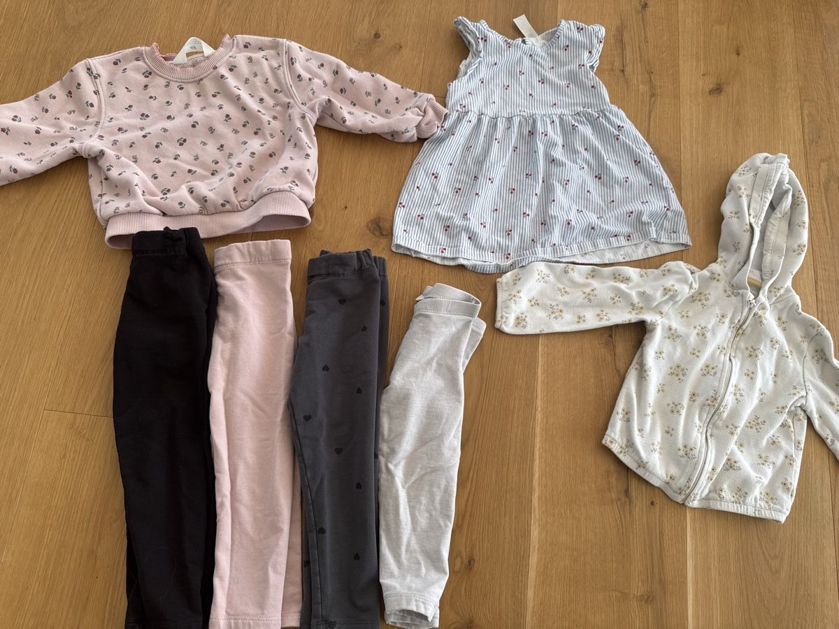 Lotti & Set di vestiti: Kleiderpaket Mädchen Grösse 92, 7-teilig – Usato da Oltingen venduto da Funnyface