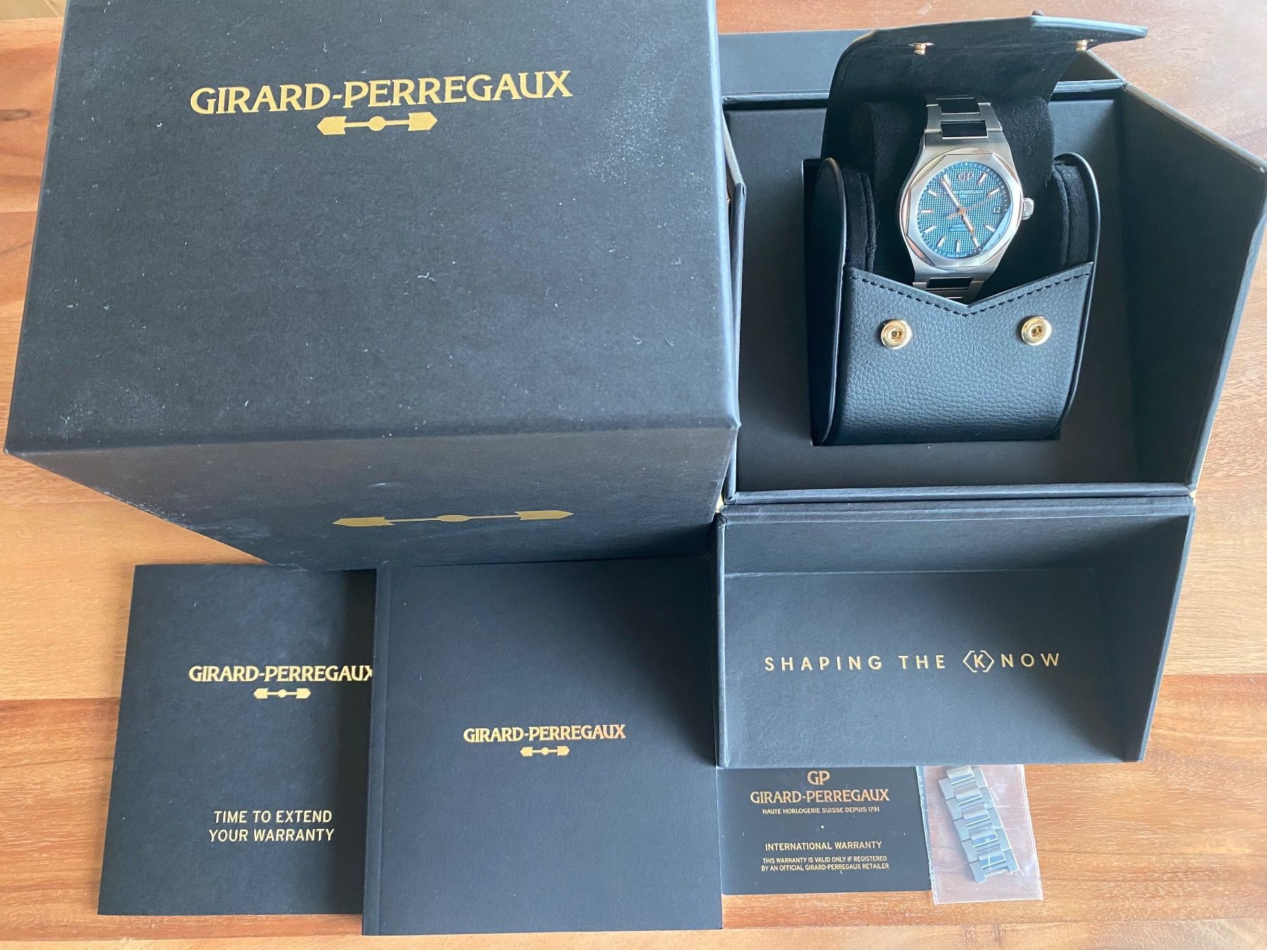 Girard-Perregaux Orologi: Girard Perregaux Laureato 42mm blue – Nuovo (secondo la descrizione) da Herrliberg venduto da jba_zcw7 1