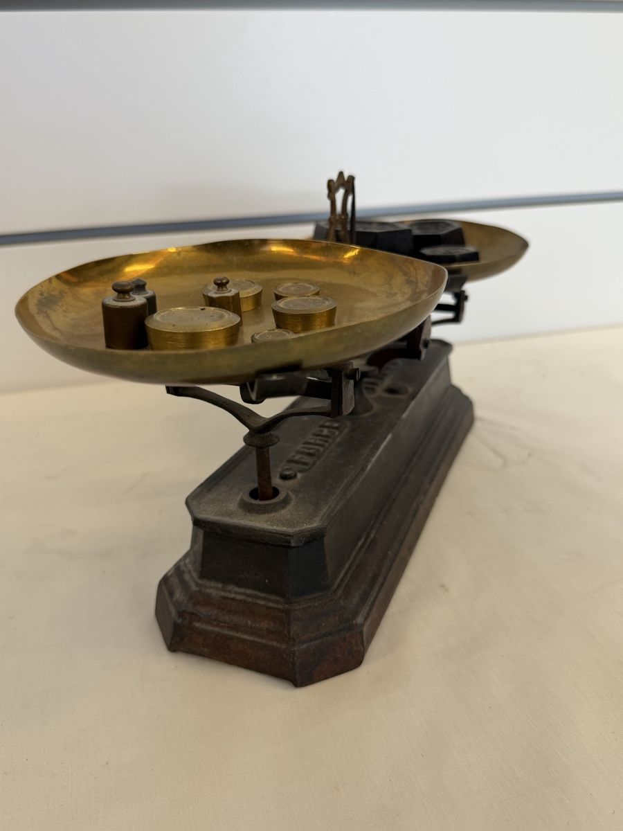 Bilance e pesi: Balance de laboratoire ancienne avec poids – Usato da montreux venduto da Always-Good 3