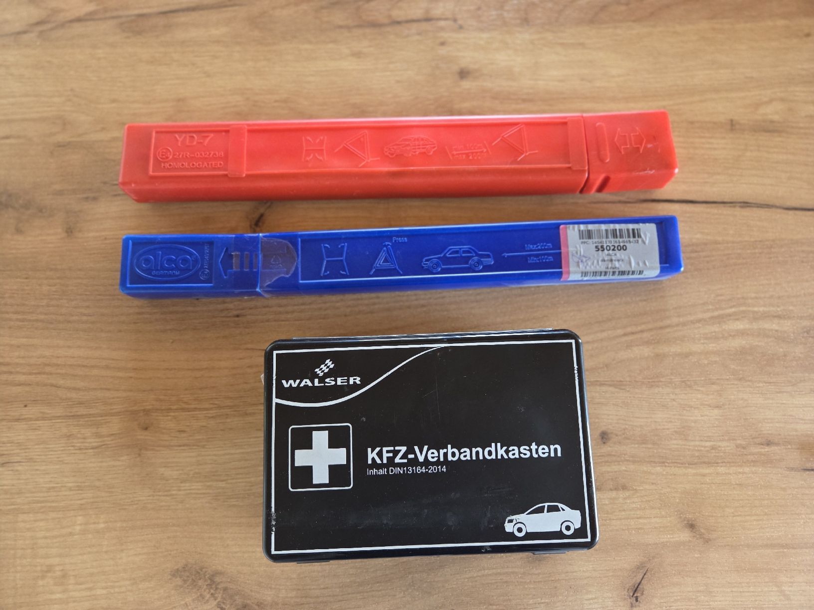 Kit di pronto soccorso: Auto Notfall Set: 2x Warndreieck, Verbandskasten – Nuovo e nell'imballaggio originale da Tschingel venduto da Olivia.S