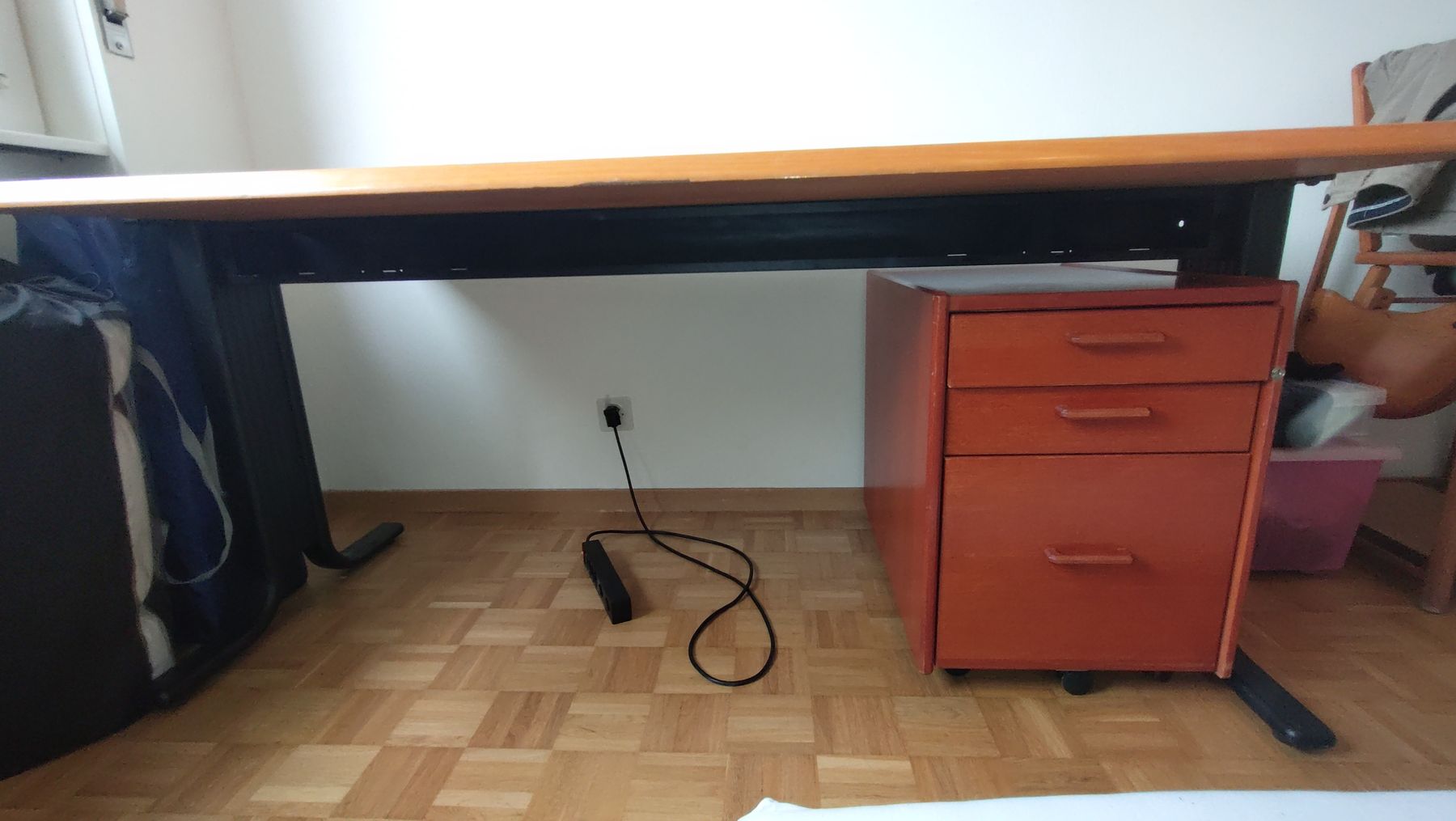 Scrivanie: Bureau en bois. – Usato da Fribourg venduto da Gil_tg85 1
