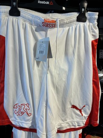 Puma Schweiz Fussball Shorts weiss/rot Gr 164neu