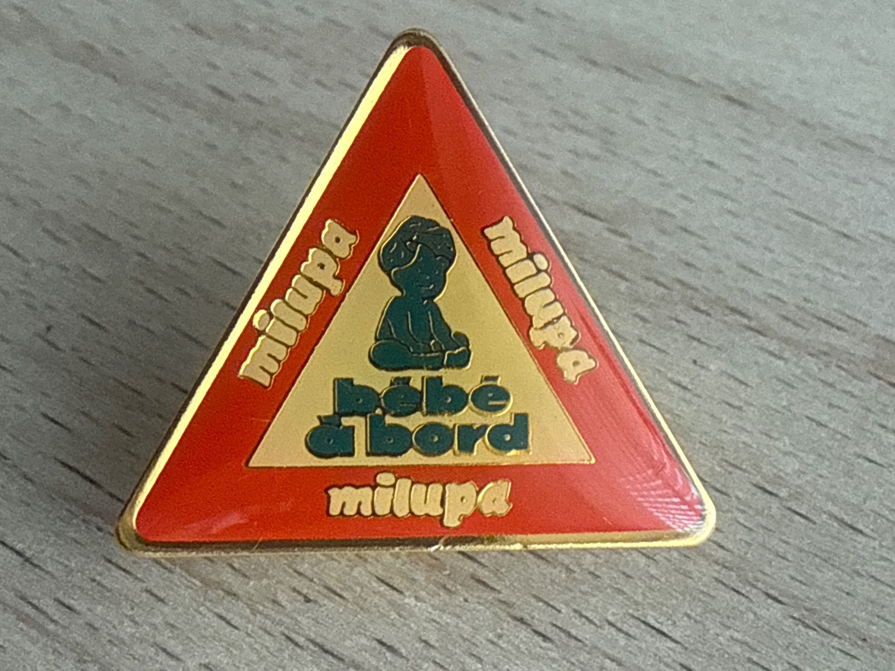 Placchette & Badge: Pin Milupa Bébé an Bord – Usato da Glattbrugg venduto da Schweigmatt