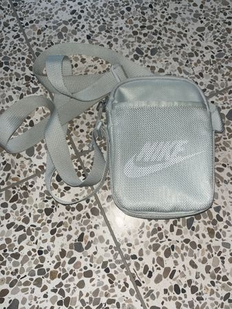 Stylishe Nike Umhängetasche hellblau/grau