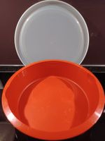 Runder Tupperware- Behälter Rot mit Deckel