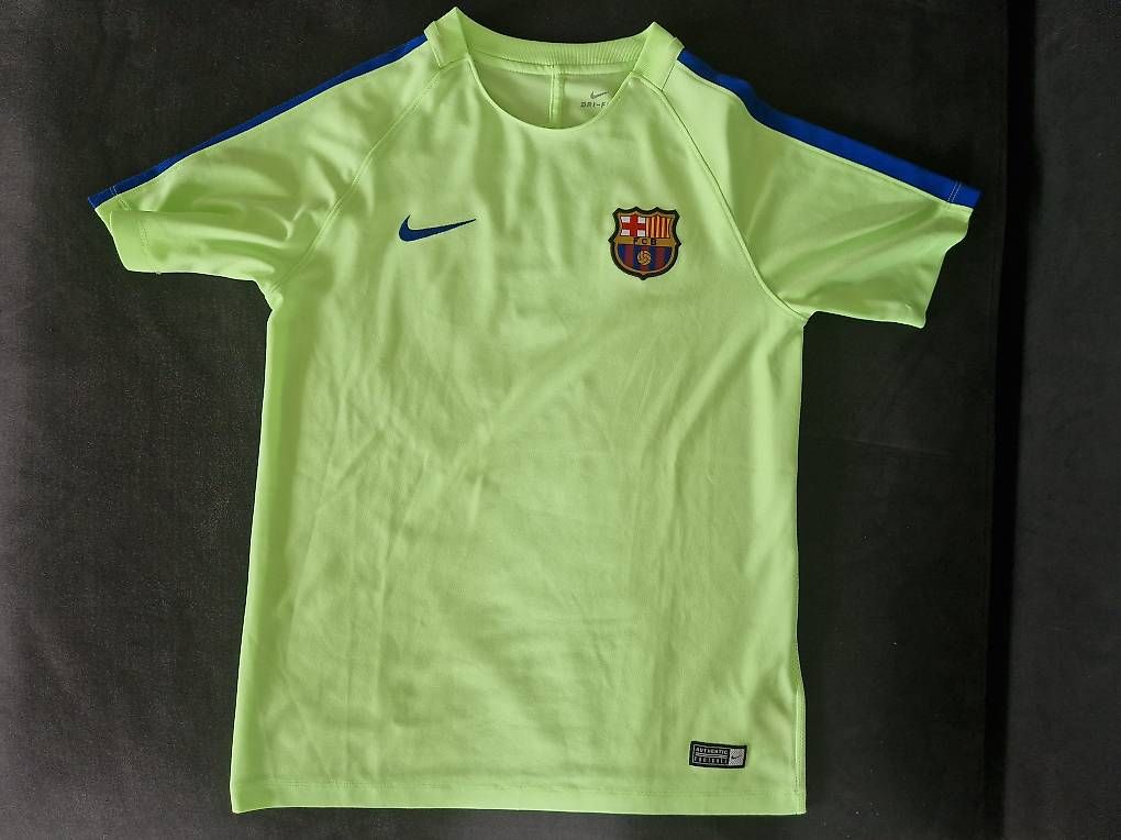 Nike Trainer, Turnhosen & -trikots: FC Barcelona - short et maillot originaux – Gebraucht aus Villars-sur-Glâne von Mark_988 1