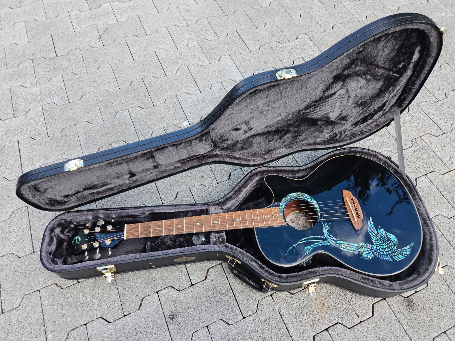 Instruments de musique: Luna Gitarre – D'occasion à Brittnau par dxf