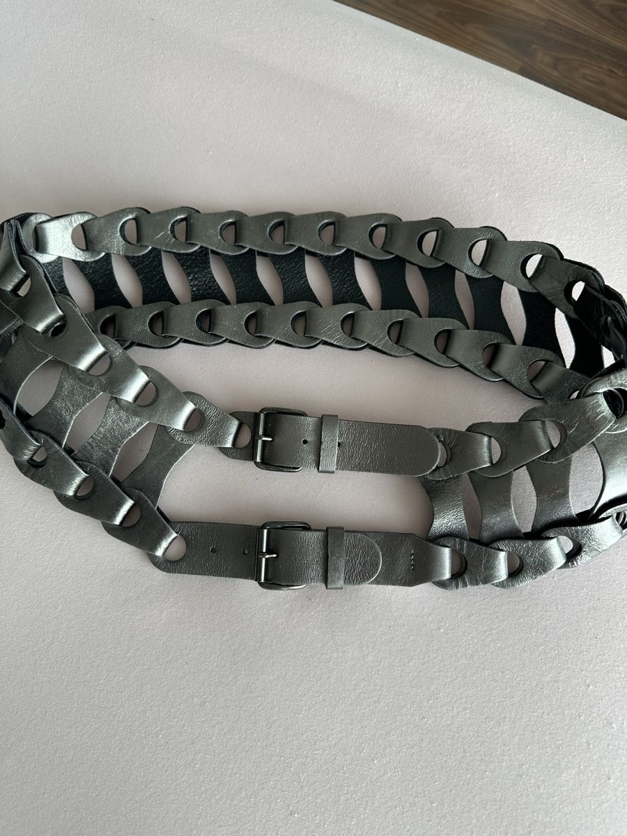 Marc Cain Cinture: MARCCAIN Gürtel Leder 5/88 silber/schwarz – Nuovo (secondo la descrizione) da Rüti ZH venduto da alfaromeo96 1