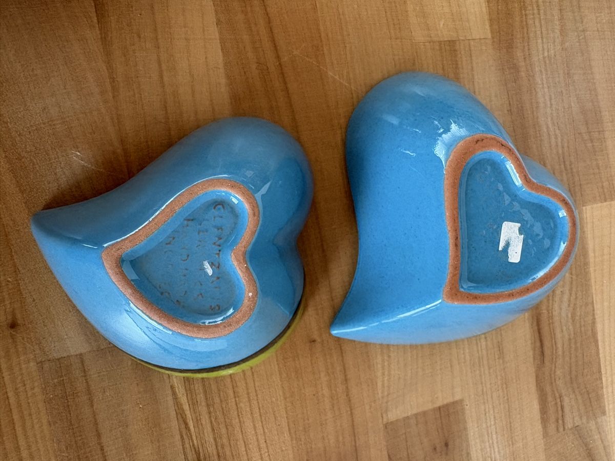 Alle Dekorationen: 2 Deko Schalen mit Herz Form – Neu (gemäss Beschreibung) aus Rümlang von SchumBru10 2