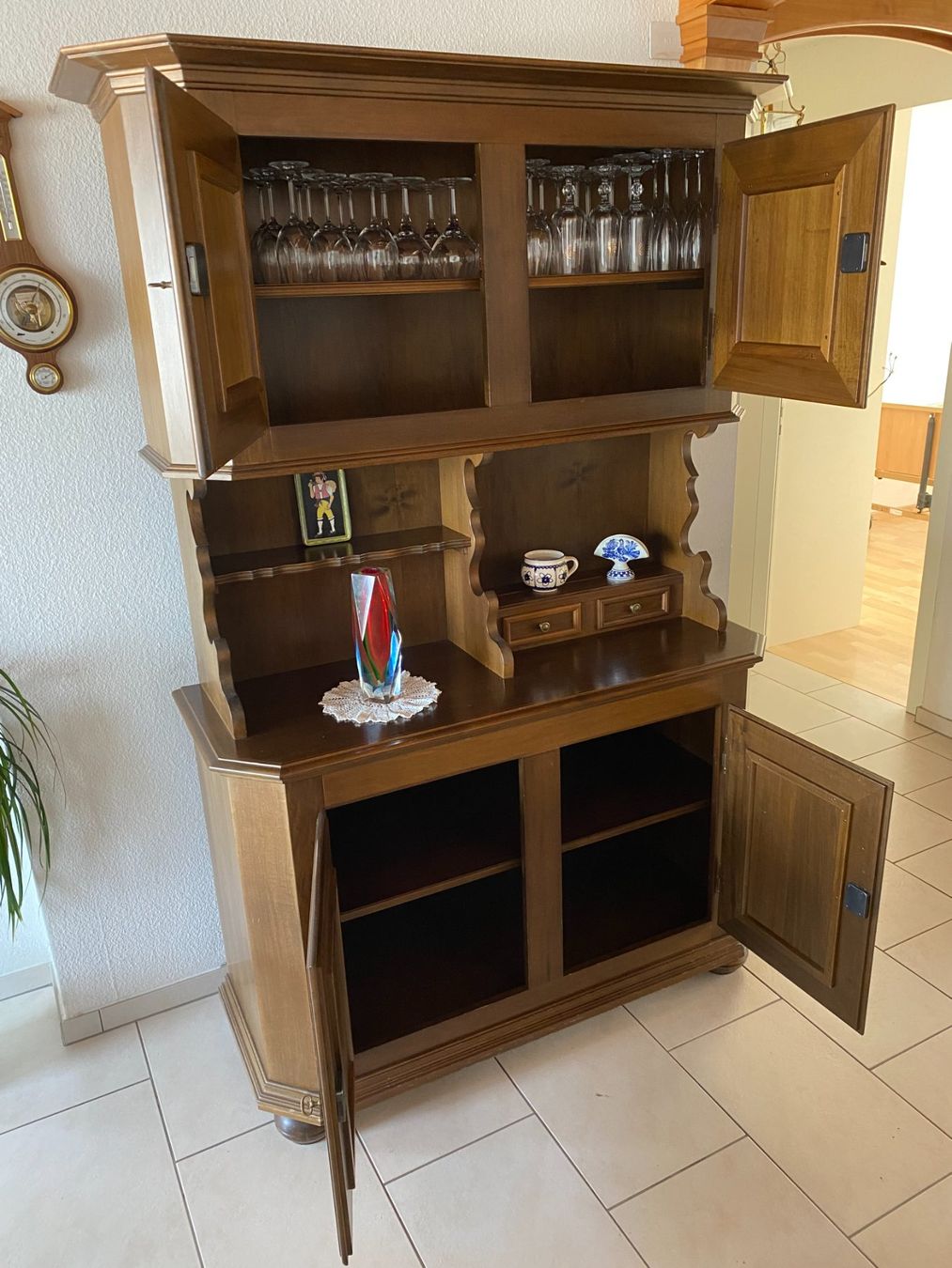 Credenze: 2-teiliges Buffet Schweizer Barock in Nussbaum – Usato da Au ZH venduto da varvoelgy 1