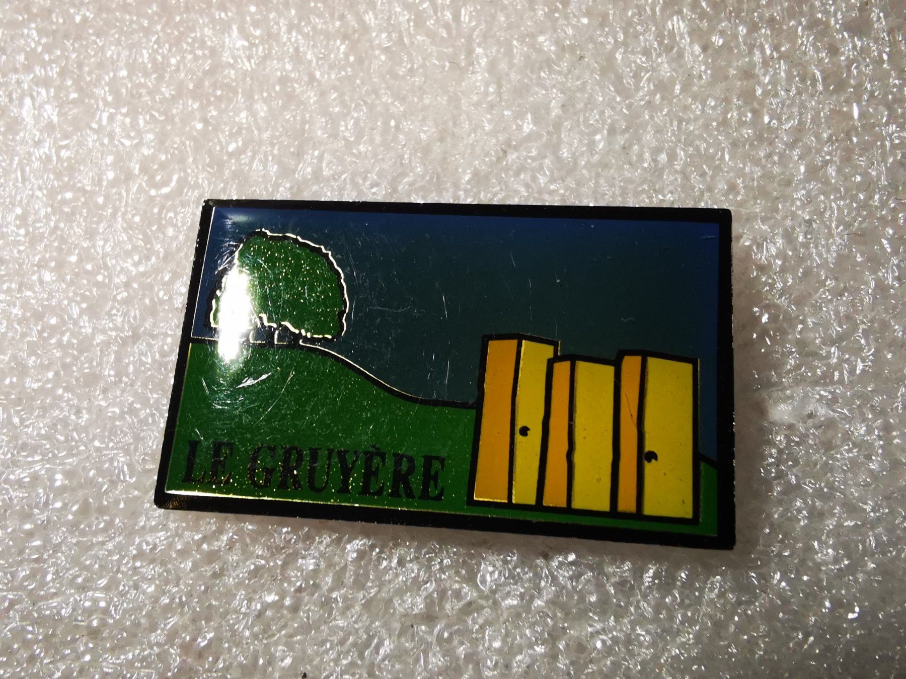 Plaketten & Abzeichen: Ansteckpin 9: le gruyere – Gebraucht aus Oppligen von Pin-Fall-Shop