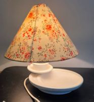 Charmante Nachttischlampe Blumenmuster – Handmade Retro