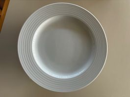 Teller weiss Keramik 28cm 17 Stueck guter Zustand