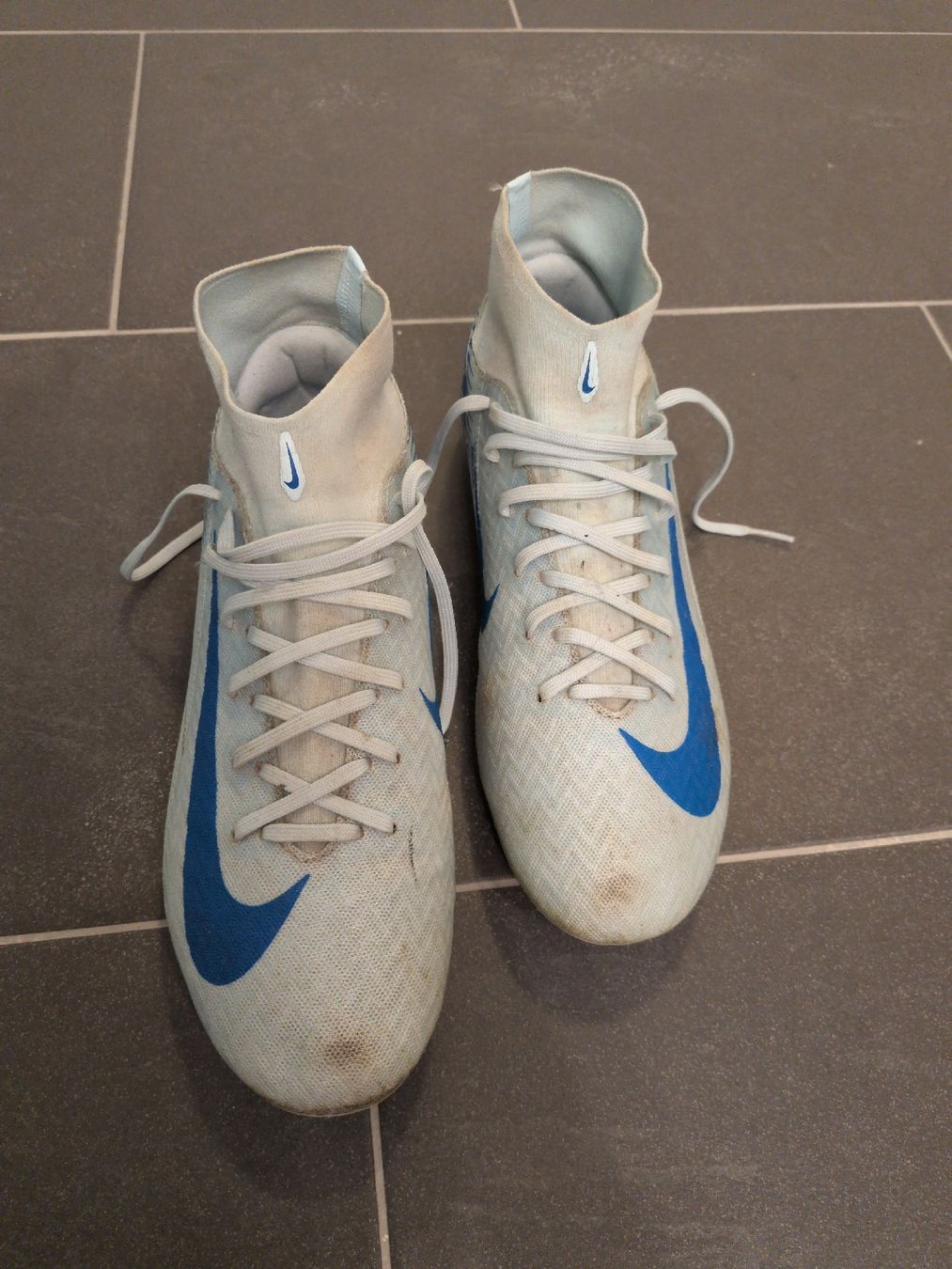 Nike Scarpe da uomo: Fussballschuhe von Nike Gr. 42.5 – Usato da Untersiggenthal venduto da Naomi4 1