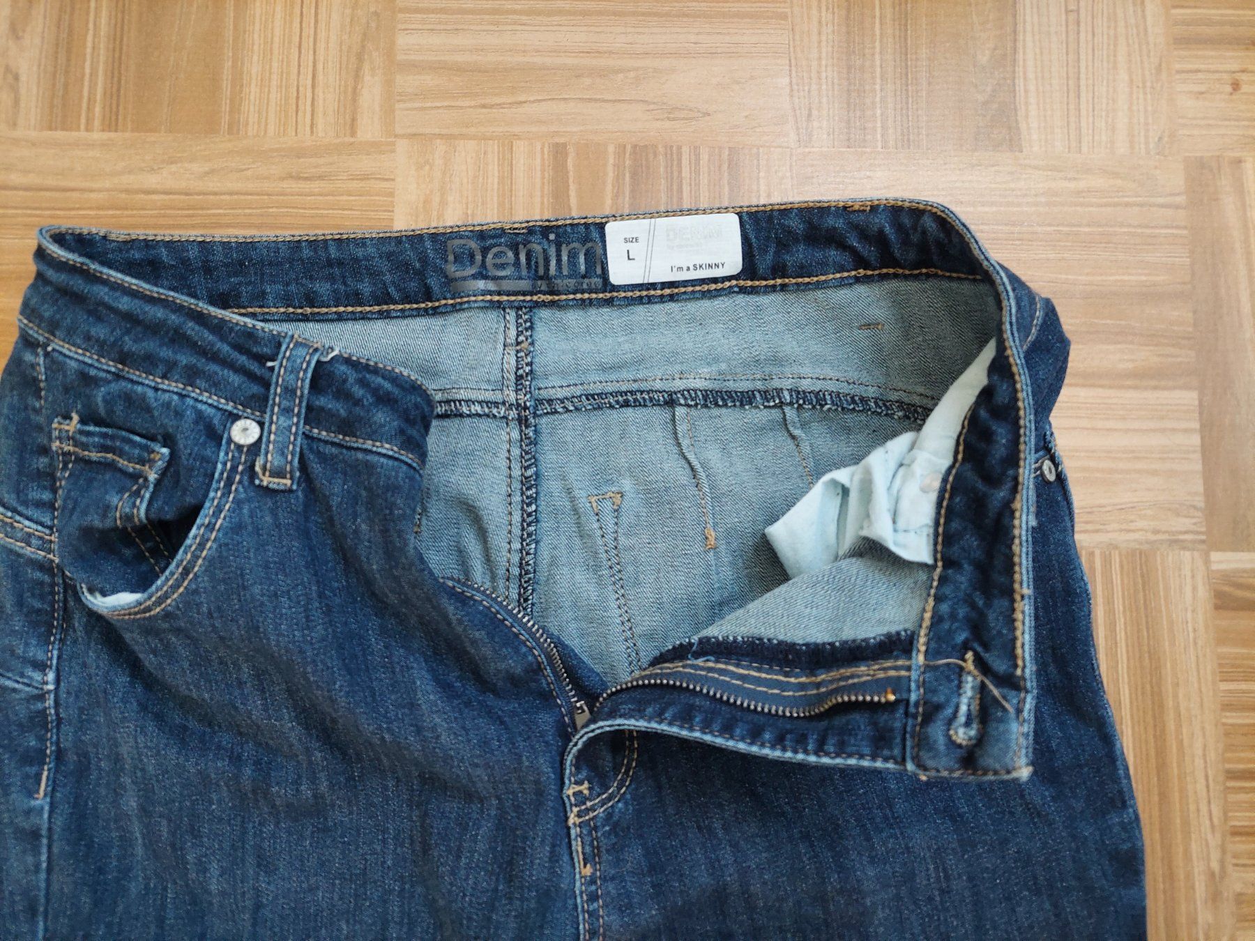 Jeans: Jeans 👖 – Usato da Unterbäch VS venduto da Nifadi