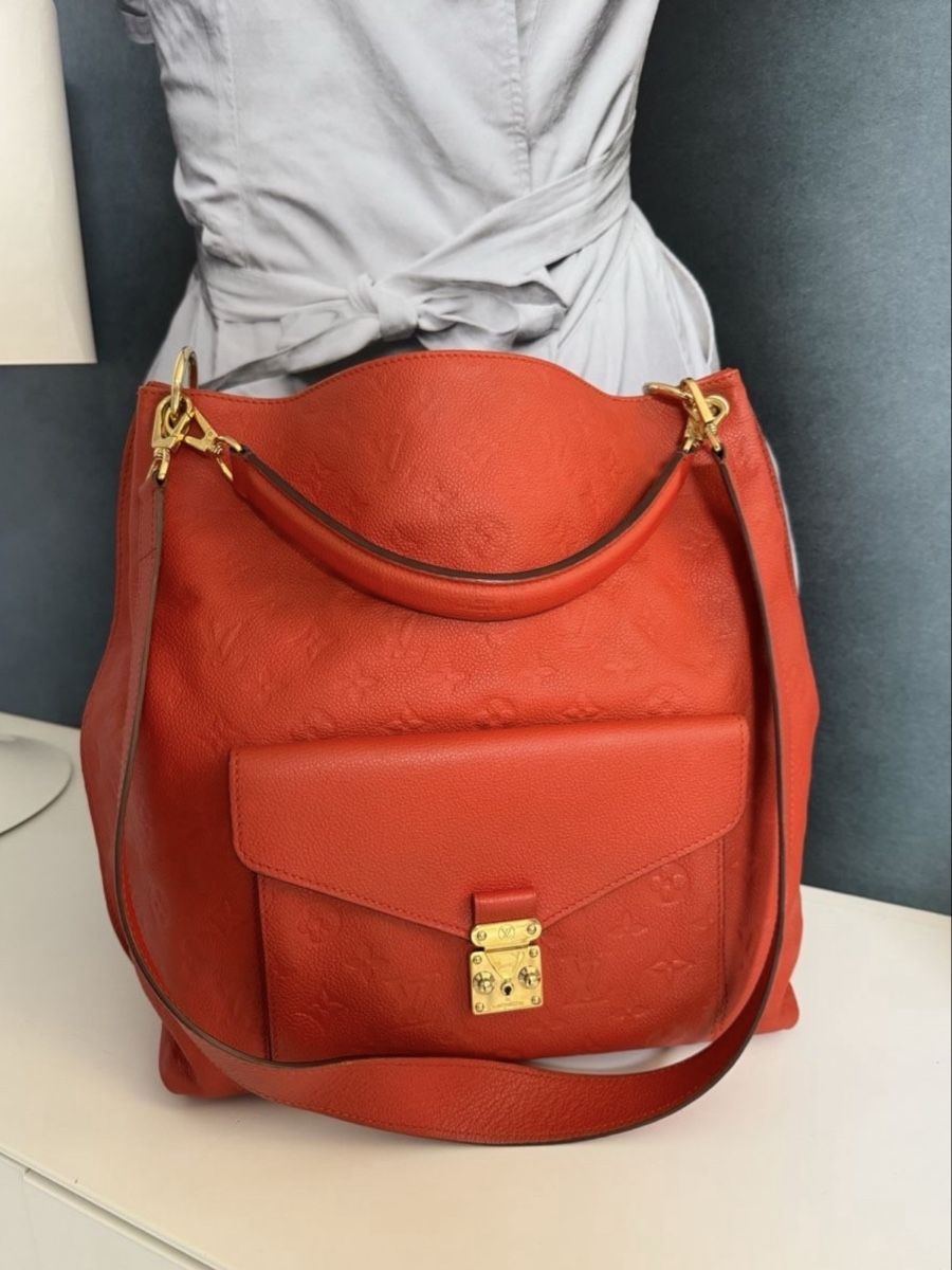 Louis Vuitton Borse da donna: LOUIS VUITTON METIS HOBO EMPREINTE ROT – Usato da Männedorf venduto da Jessiey