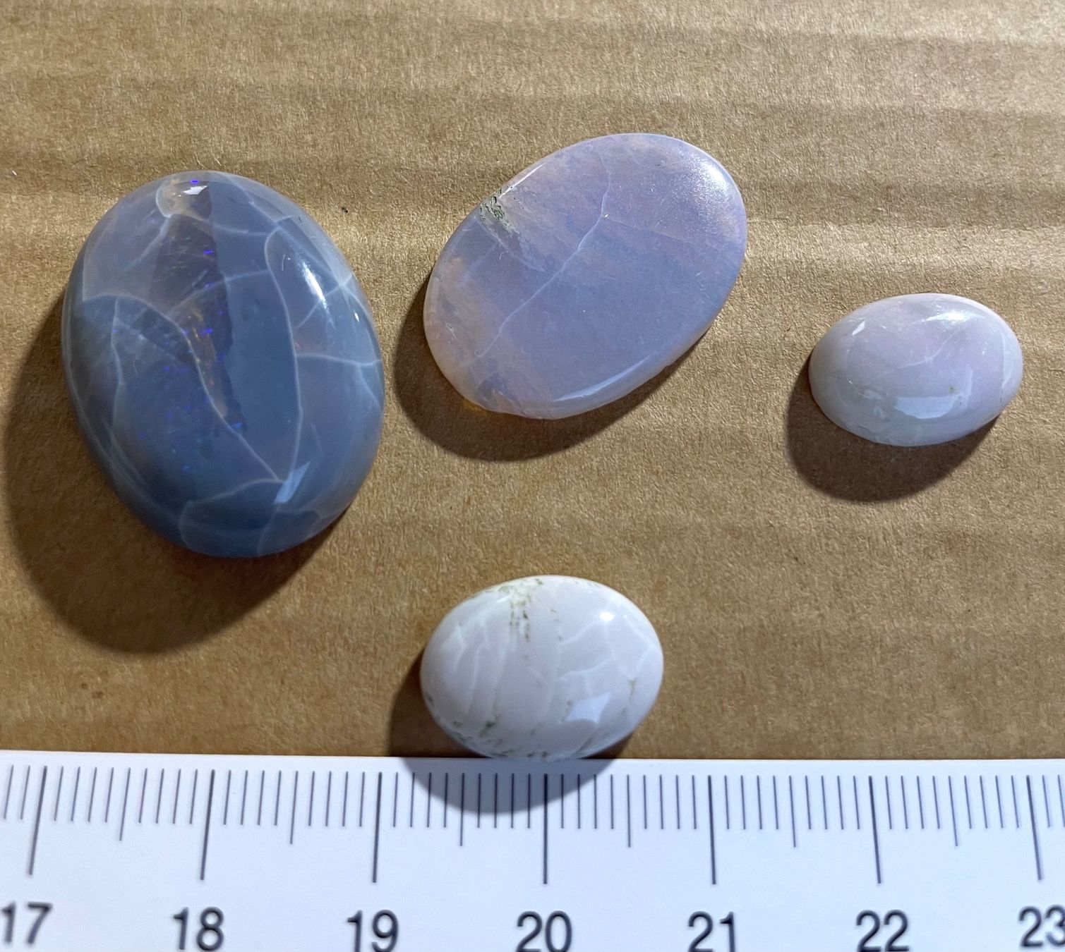 Fossili: Cabochons    aus Australien    4x Einzelstücke    echt OPAL – Nuovo e nell'imballaggio originale da Leuggern venduto da gemshow 1