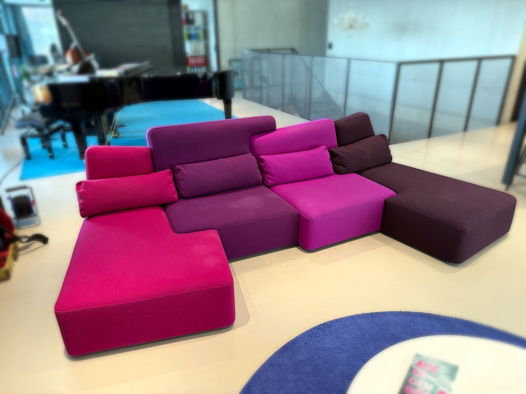 Ligne Roset Sofas: Ligne Roset Confluence Sofa – D'occasion à Ins par Sycor