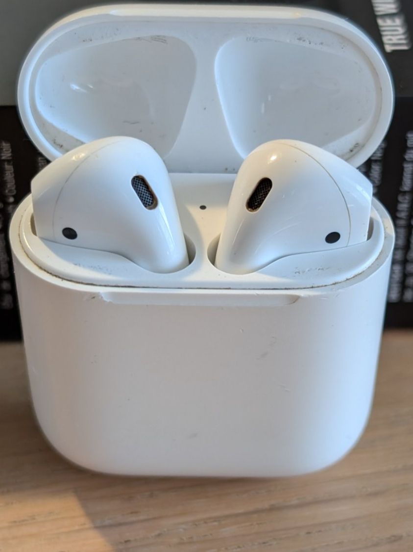 Apple Kopfhörer: Apple Airpods 1. Generation in Box mit Stromkabel – Gebraucht aus Zug von OlgaReutova 5