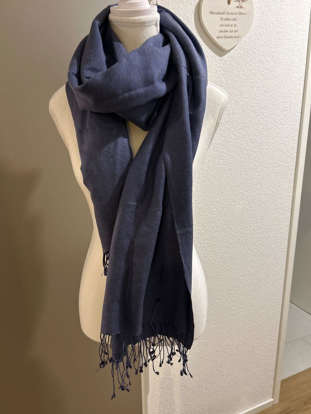 Foulard & Sciarpe: Schal mit Fransen dunkelgrau  204/69 – Usato da Brunnen venduto da Nala2929