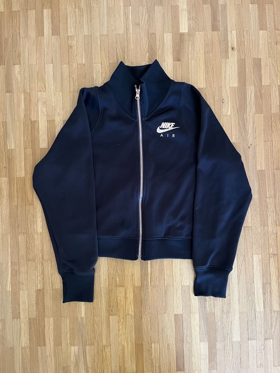 Nike Giacche: Nike Air Trainerjacke, Schwarz mit Rosegold – Usato da Aarau Rohr venduto da peg_yld8