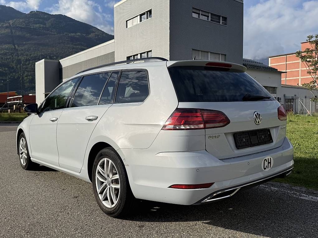 Automobili: VW Golf Var. 2.0 TDI – Usato da Giubiasco venduto da automobili72 3