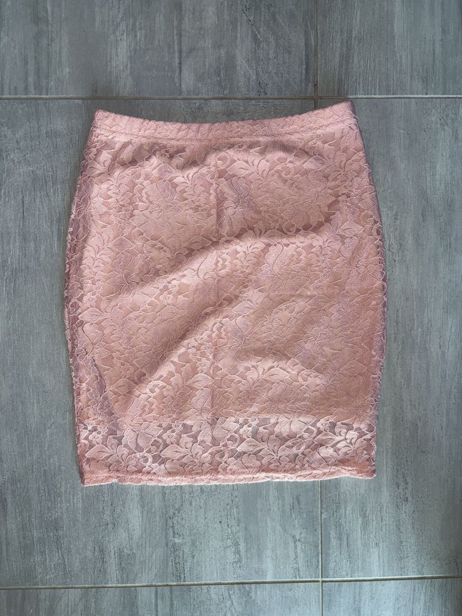 Jupes: Jupe rose en dentelle taille S – D'occasion à Champlan par mat_qff9 1