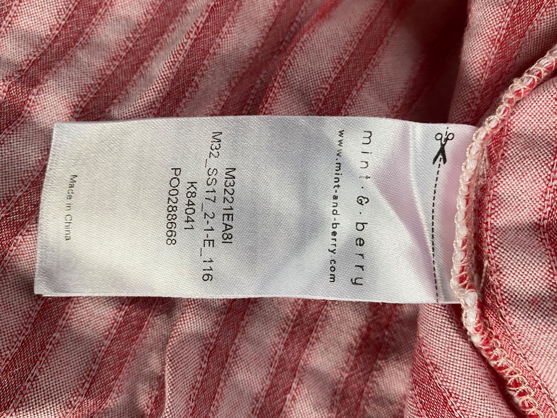 Tops: Top Mint and Berry – D'occasion à Chur par simhofstr 2
