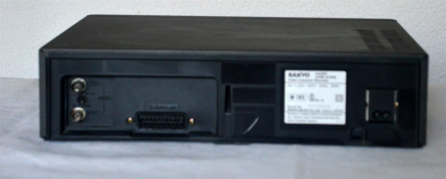 Registratori: Videorecorder VHS Intervision V-25 magnétoscope – Usato da Collonges venduto da arashee 2