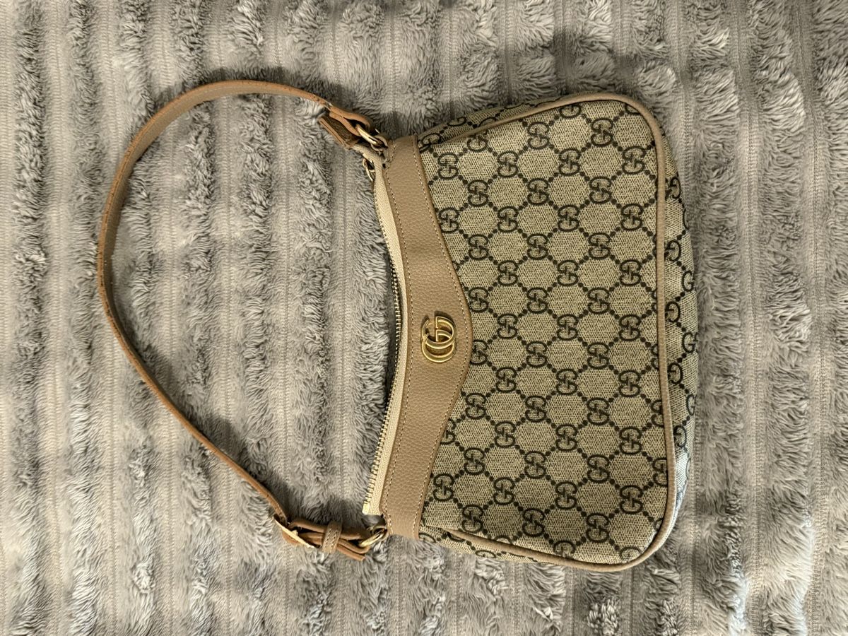 Taschen für Damen: Tasche – Gebraucht aus Bassersdorf von kri_dn6m