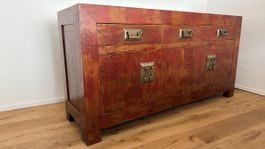 Chinakommode aus Holz mit Schubladen und Türen 