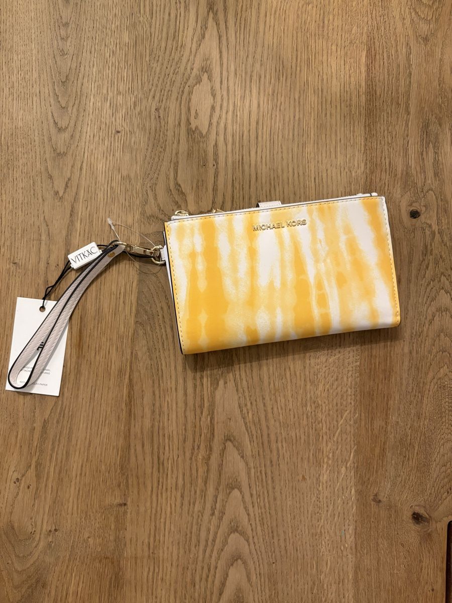 Michael Kors Portamonete: Wallet by Michael Kors – Nuovo (secondo la descrizione) da Basel venduto da apanteli