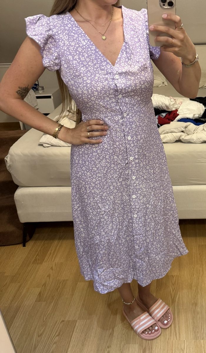 Vestiti: Kleid lila Blumenmuster - Grösse S – Usato da Oberhofen Thun'see venduto da ClaudiaKelesh 3