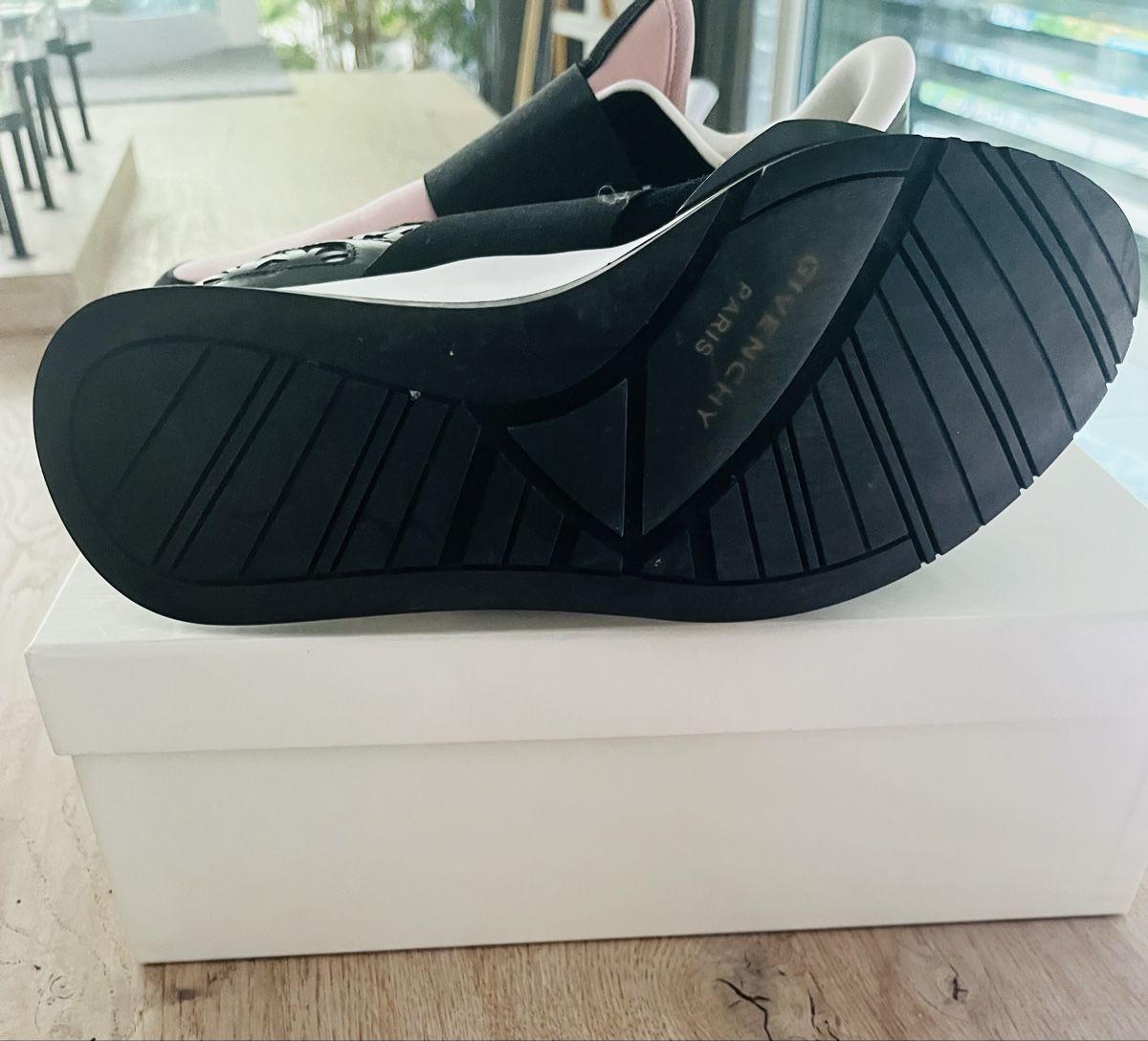 Damenschuhe: Givenchy Turnschuhe Runner Elastique Rose/Noir Grösse 37 – Gebraucht aus Zollikerberg von Funny014 2