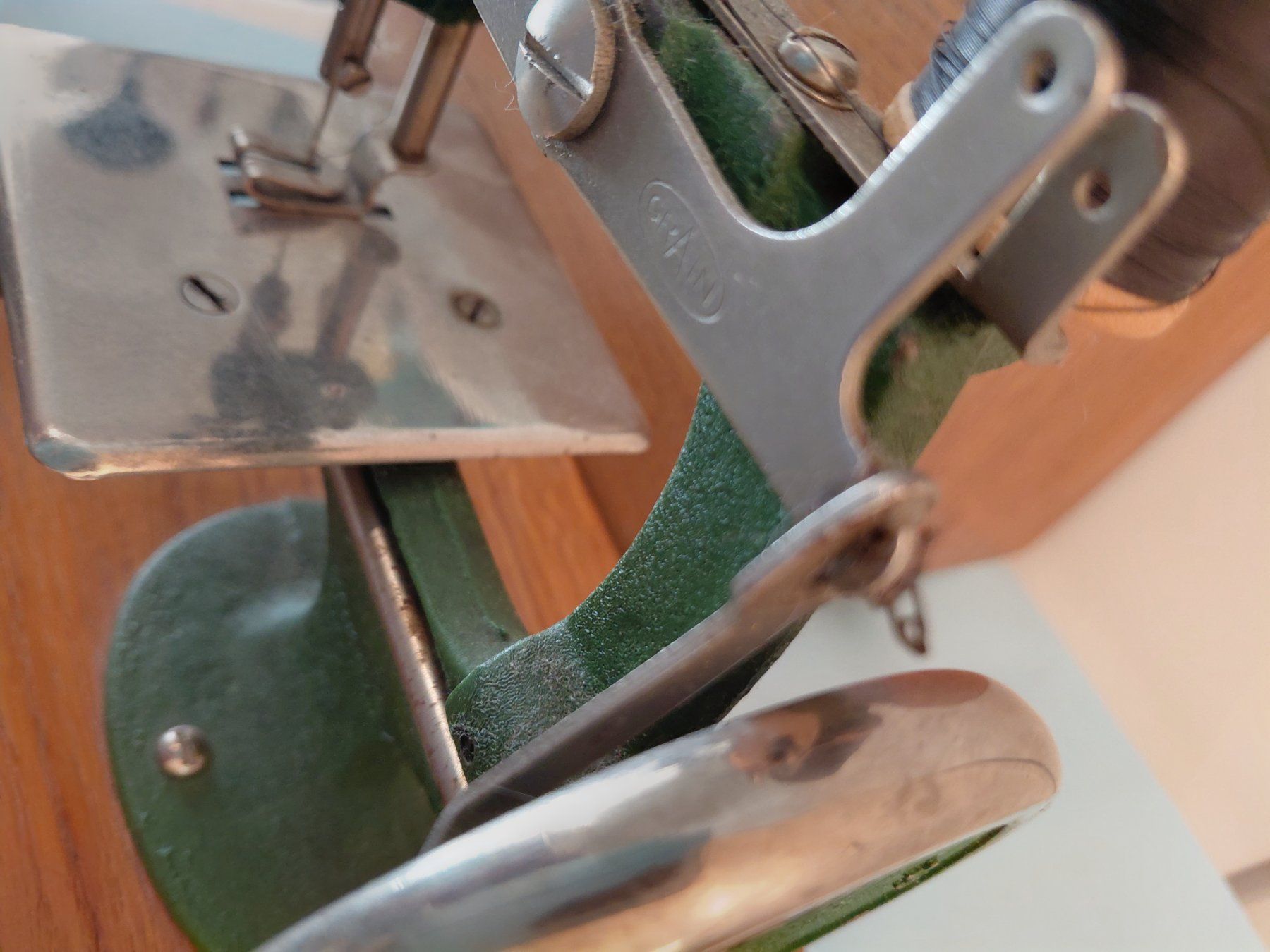 Spielzeuge: Kindernähmaschine GRAIN – Gebraucht aus Zürich von Rosys 1