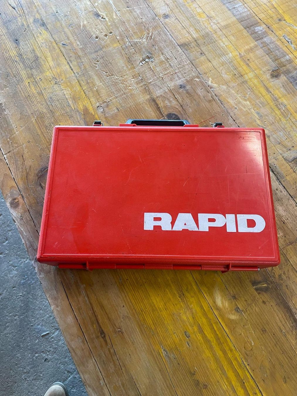 Alle Werkzeuge: Pistolet Rapid – Gebraucht aus Vuiteboeuf von Marguerite-Lise