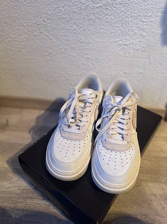Herrenschuhe: Nike Air Force 1 07 LV8 – Gebraucht aus Studen BE von ram_27zy 2
