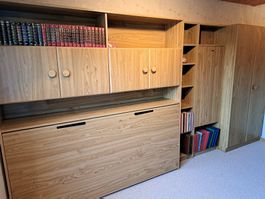 Wandbett mit Schrankwand und Schreibtisch Nussbaumoptik