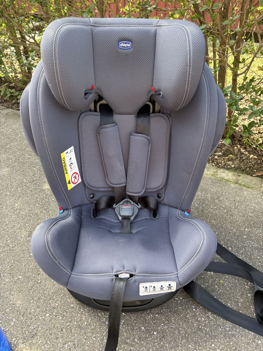 Chicco Seggiolini per auto: Chicco UNICO EVO I-SIZE – Usato da Basel venduto da steffiz01